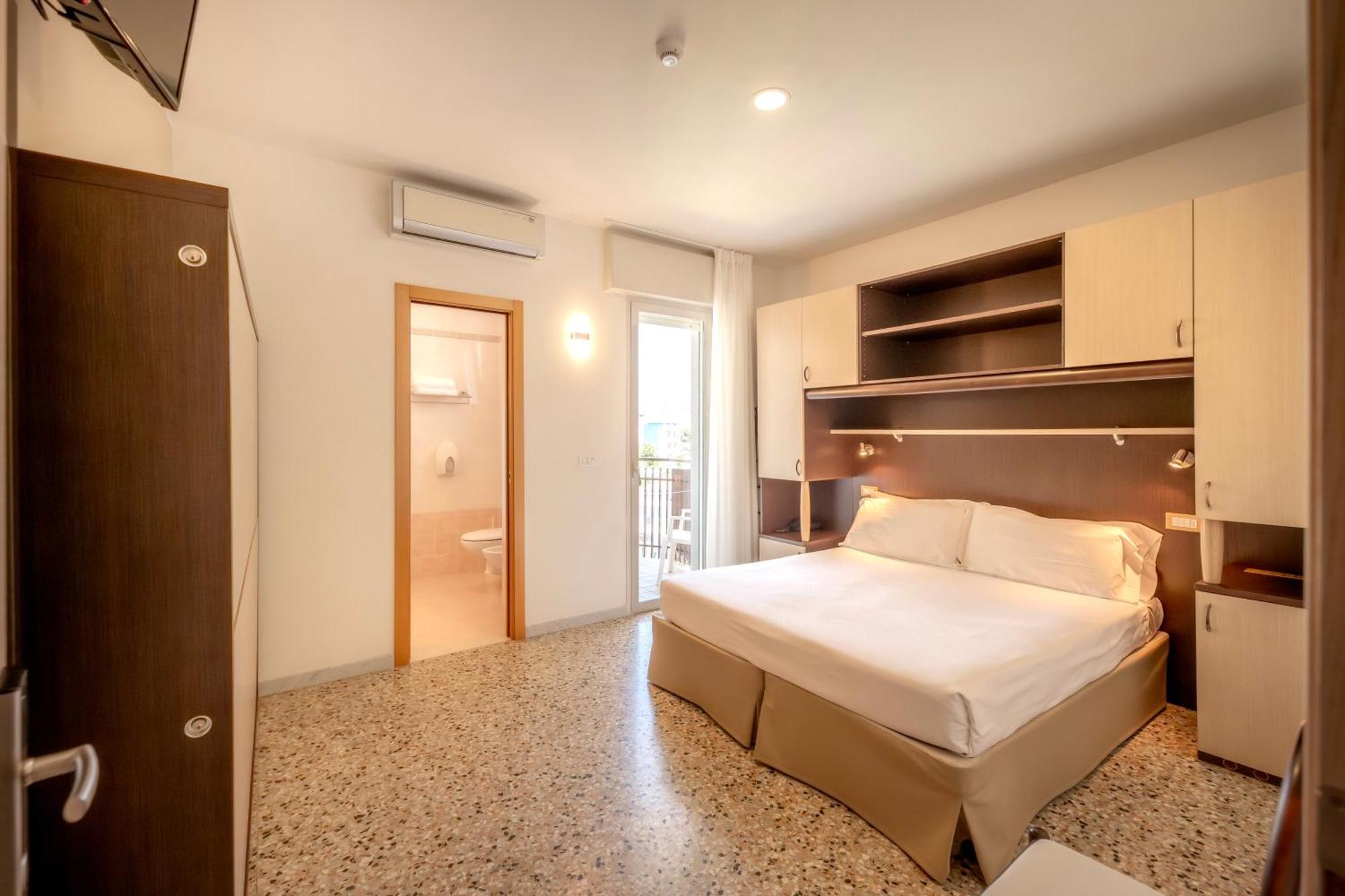 Hotel Atenea Golden Star Caorle Eksteriør bilde