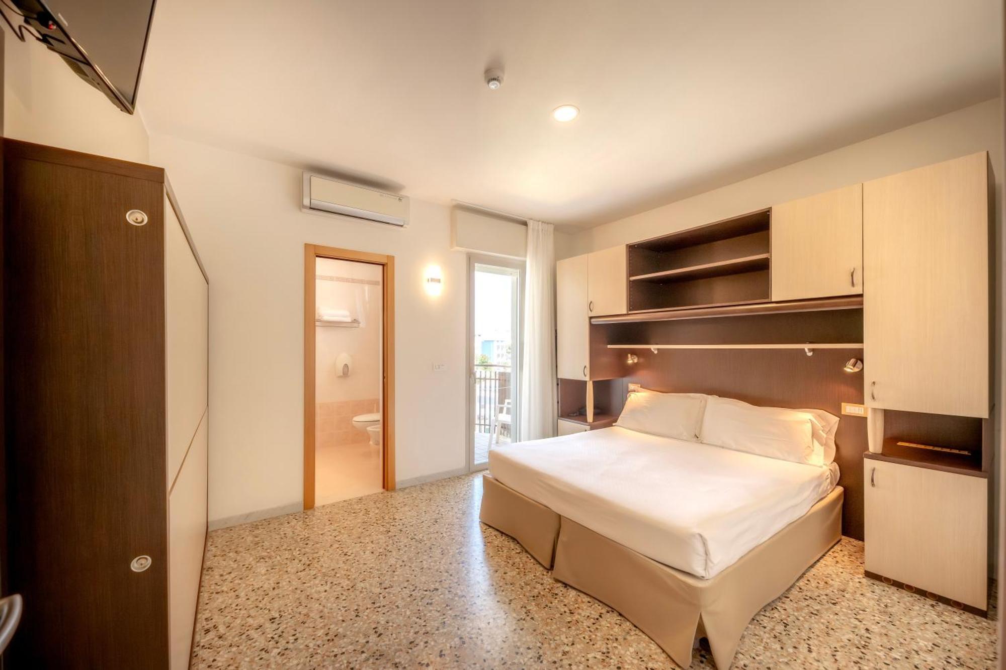 Hotel Atenea Golden Star Caorle Eksteriør bilde