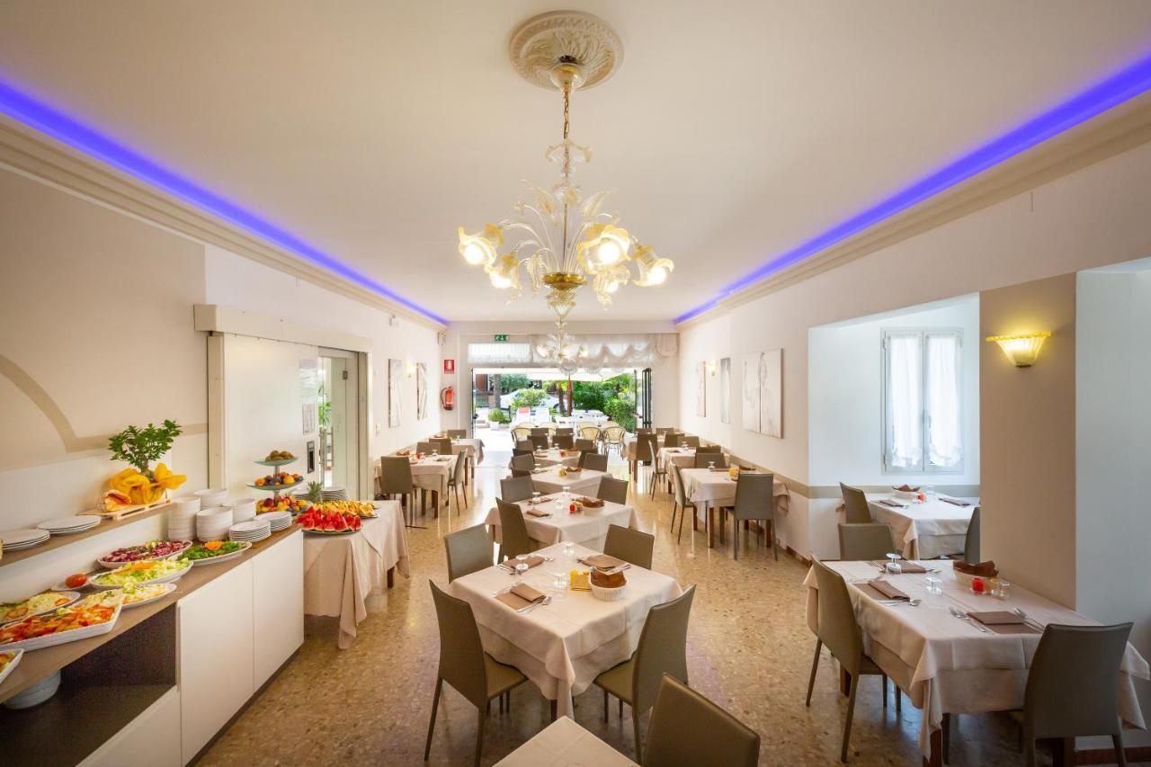 Hotel Atenea Golden Star Caorle Eksteriør bilde